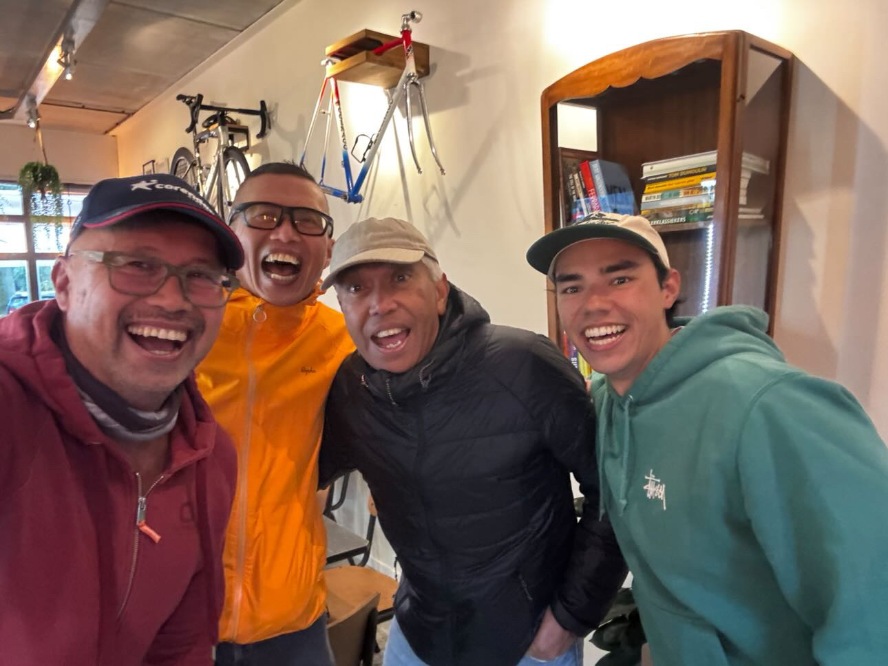 6EA5960F-660E-448D-959A-DB9606F1D25C